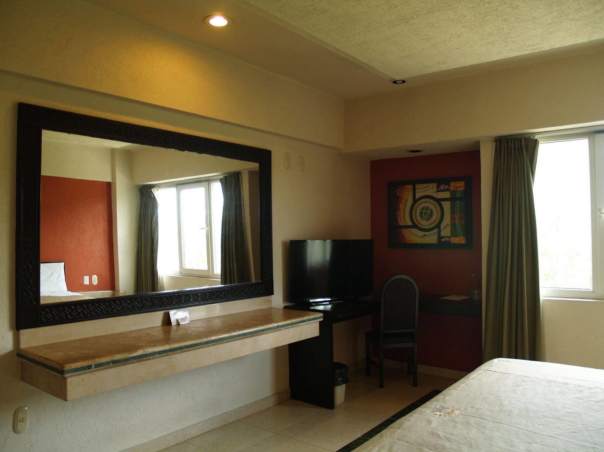 Hotel Real Del Sol - Zona Expo Industrial Guadalajara Eksteriør billede